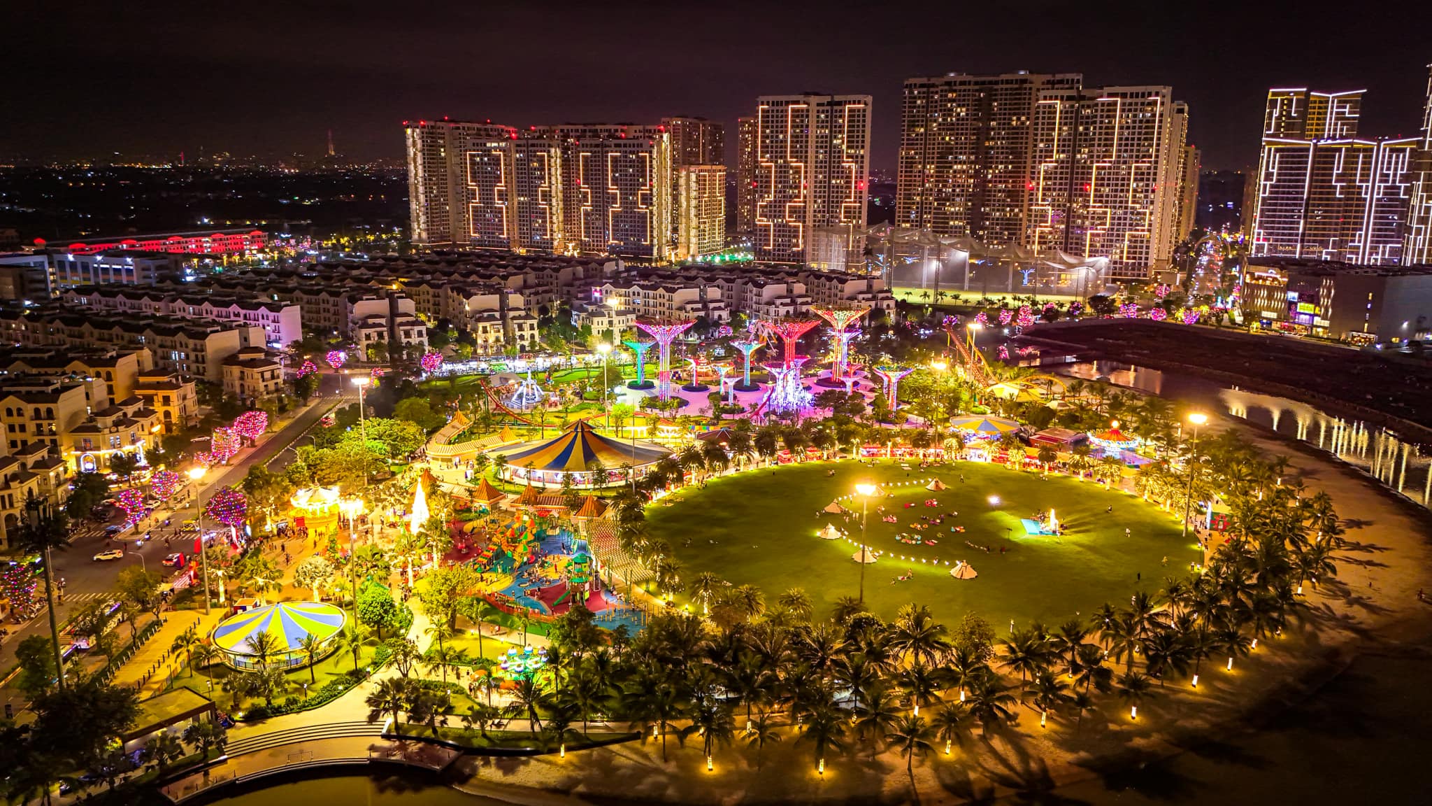 Tiện ích bể bơi cao cấp