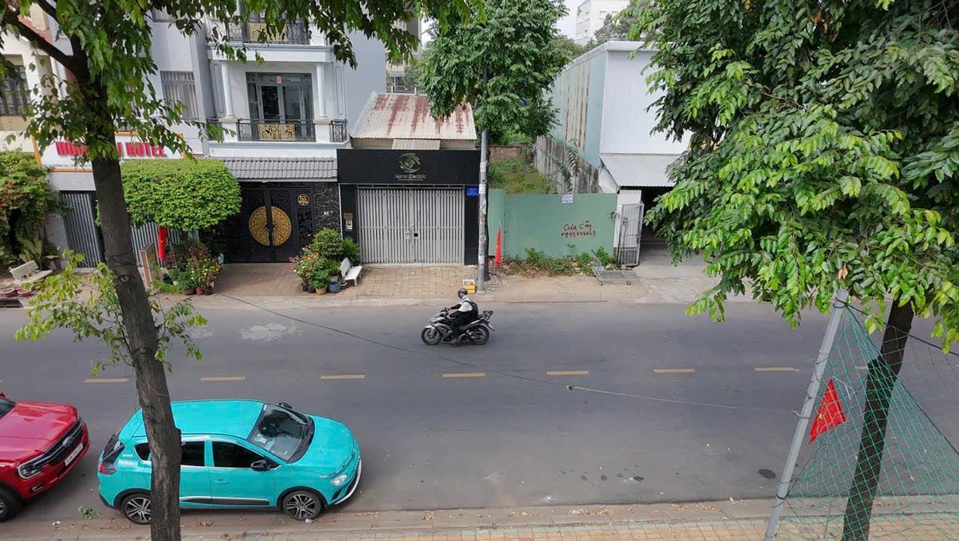 Mặt tiền đường D2, P. Tăng Nhơn Phú A. Ngay tâm điểm ăn chơi