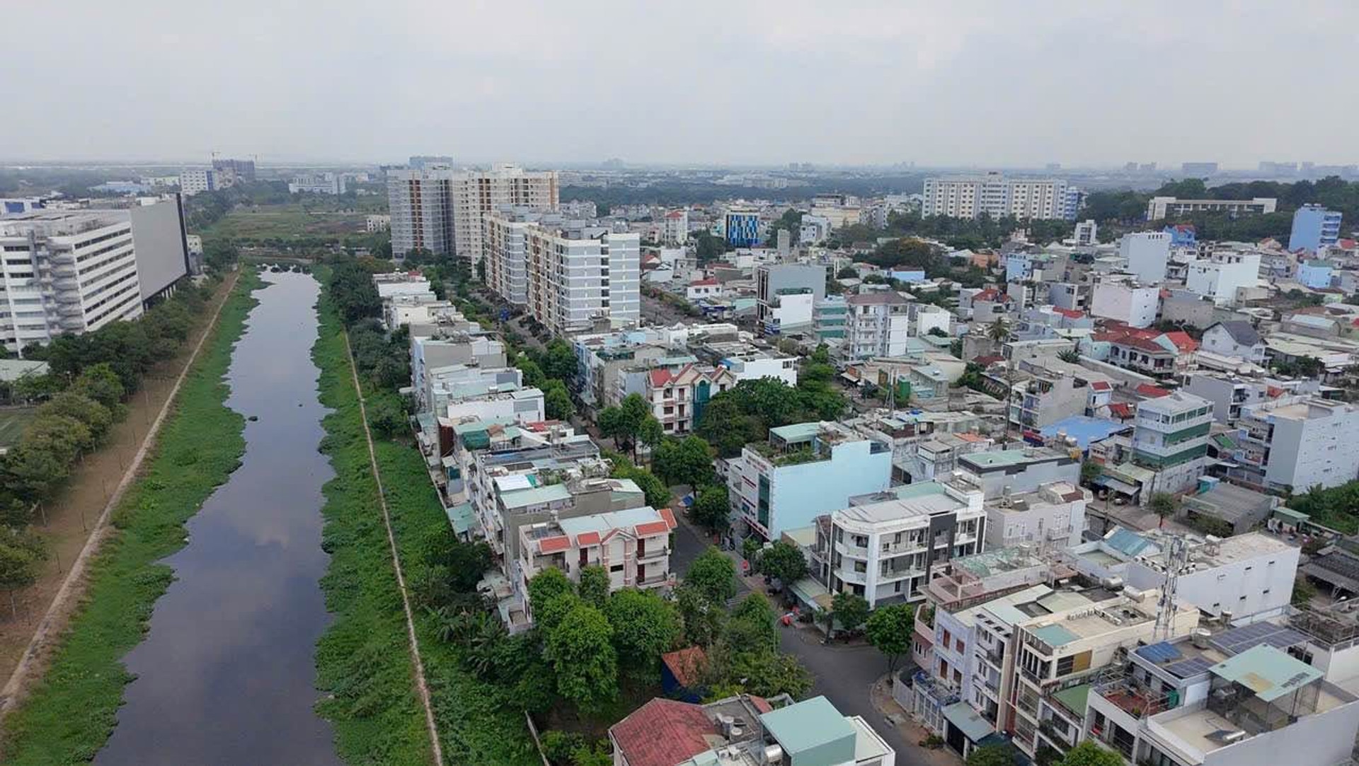 Mặt tiền đường D2, P. Tăng Nhơn Phú A. Ngay tâm điểm ăn chơi