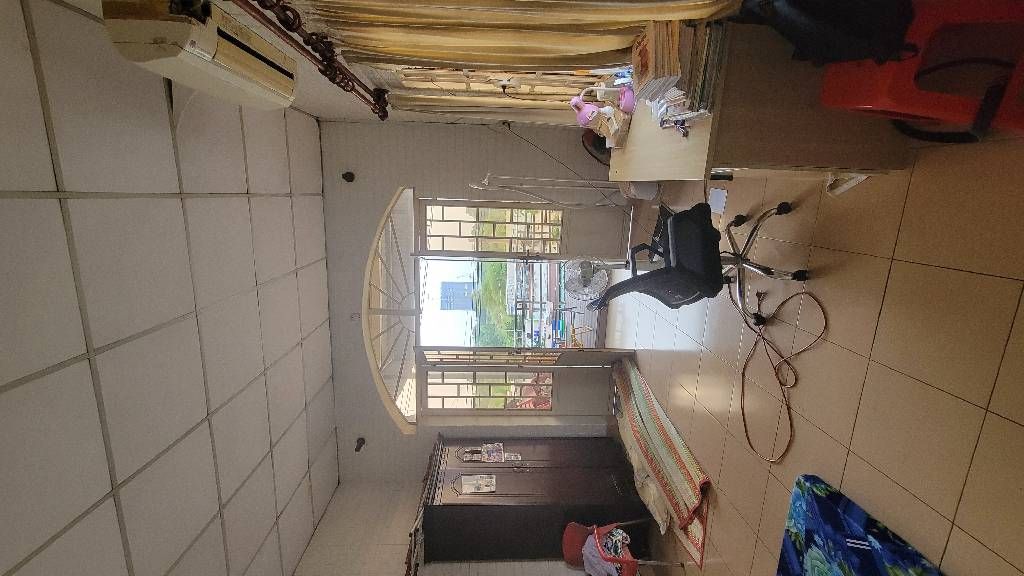 Mặt tiền kinh doanh - Nhà 3 tầng - Gần bến xe Miền Đông Mới