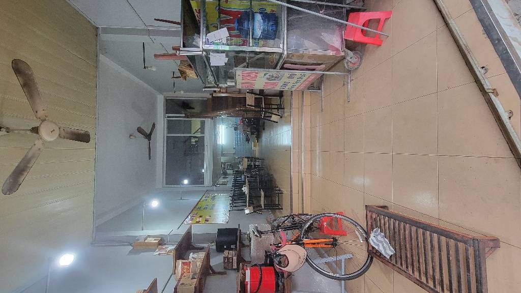 Mặt tiền kinh doanh - Nhà 3 tầng - Gần bến xe Miền Đông Mới