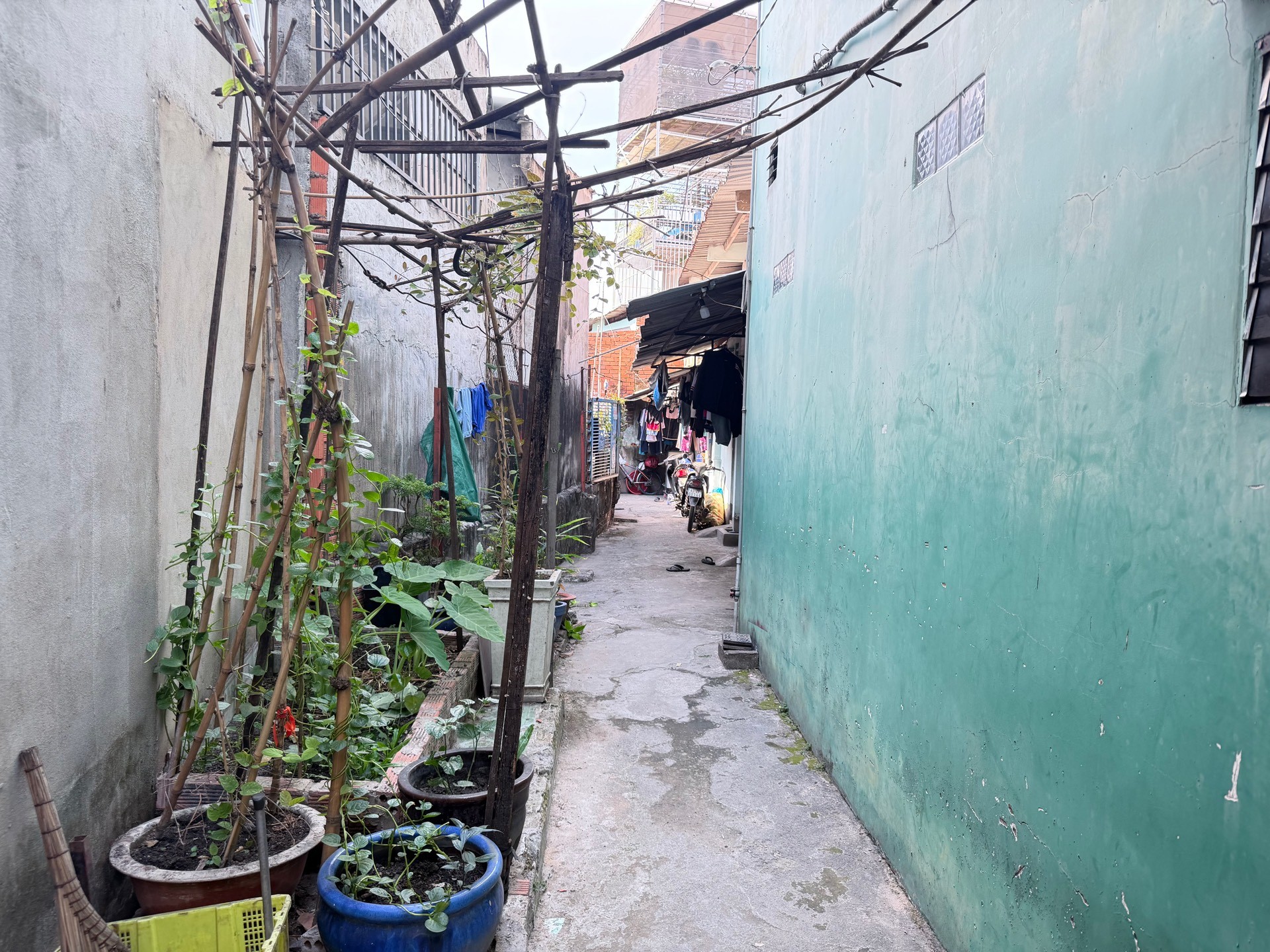 Chính chủ bán gấp nhà 2 tầng có 5 phòng trò thu nhập gần 10 triệu/ tháng