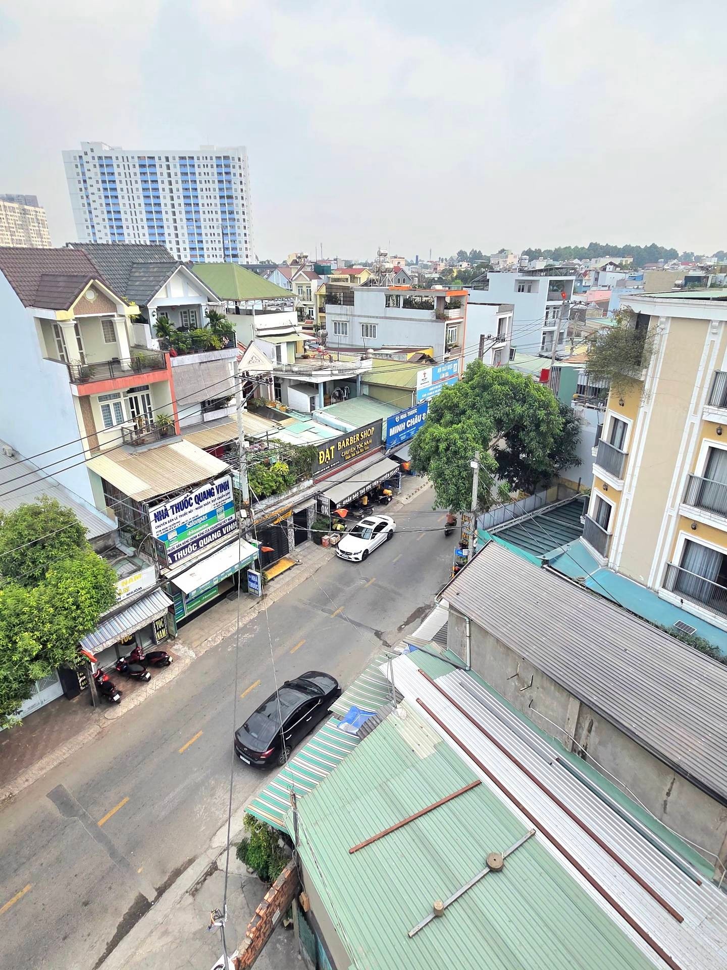 Mặt Tiền Kinh Doanh 5 Tầng Có Thang Máy Cửa Sau