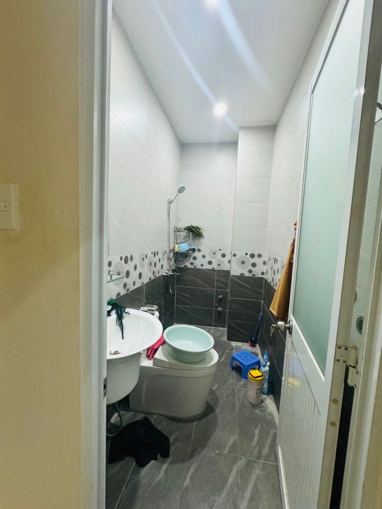 Bán Nhà Ô Tô Đỗ Cửa 1 Trệt 2 Lầu